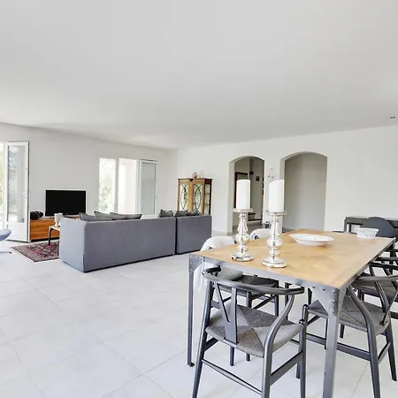 House With A Pool Near Saint-paul-de-vence Villa *